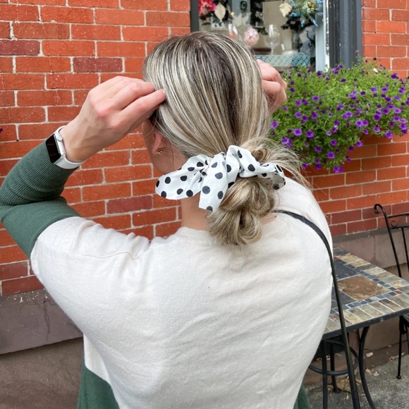 NWT Headbands of Hope Polka Dot Scrunchies - Picture 2 of 5